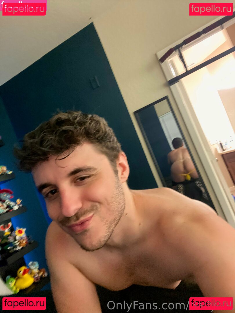 dallycat / troymellarkthg Onlyfans Photo Gallery 