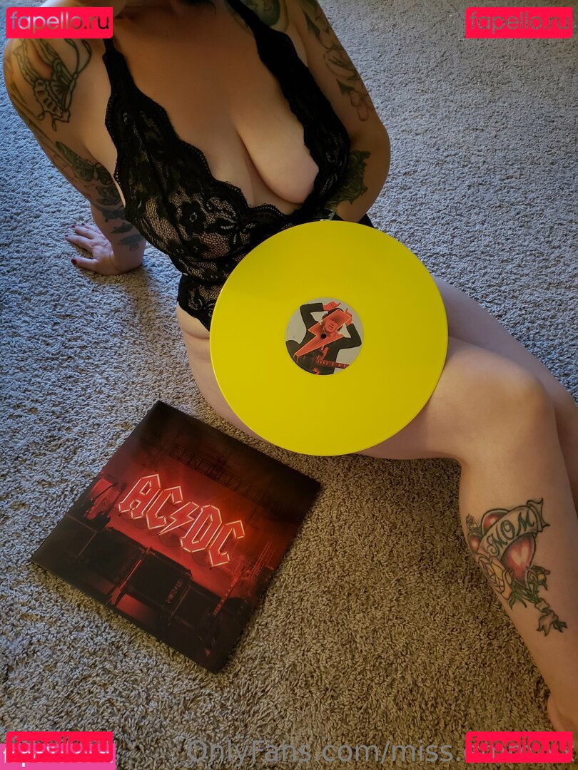 miss.emm.xoxo / xoxo.emm.xo Onlyfans Photo Gallery 