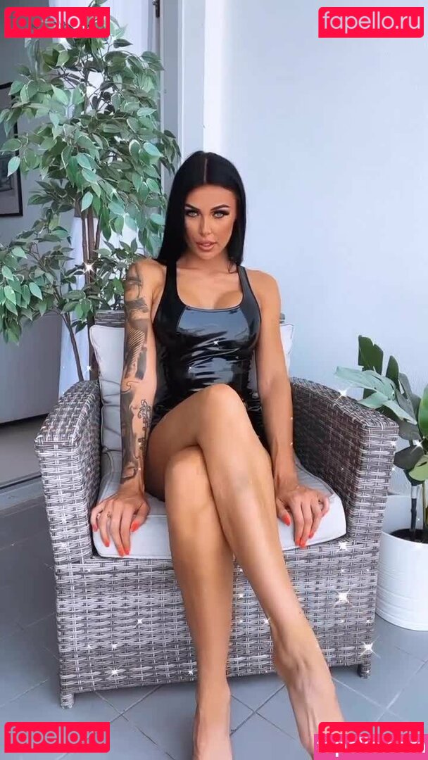 Selina Fox / selinafox_official Onlyfans Photo Gallery 