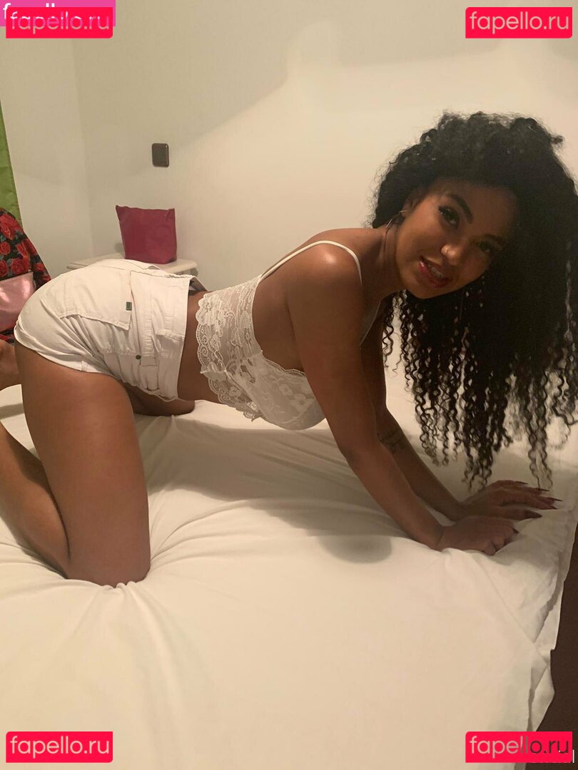 TinaFire / tinafireoficial Onlyfans Photo Gallery 