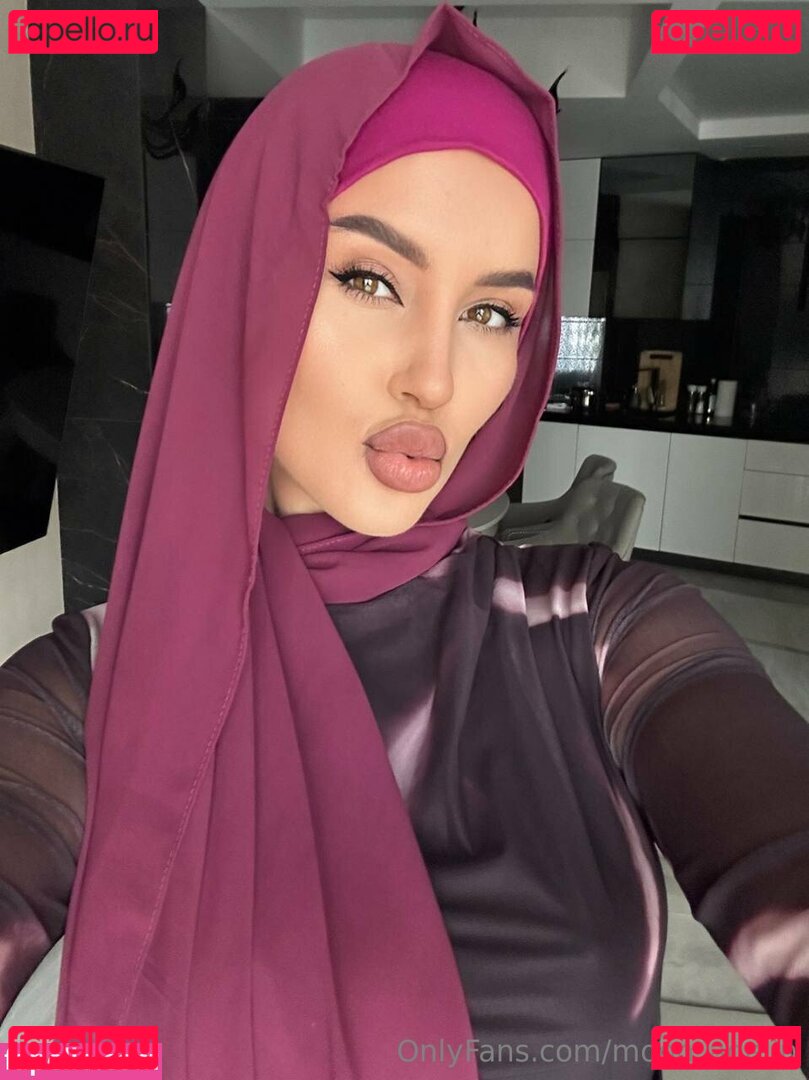 adelemoon / moon_adelin Onlyfans Photo Gallery 