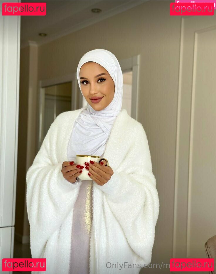 adelemoon / moon_adelin Onlyfans Photo Gallery 