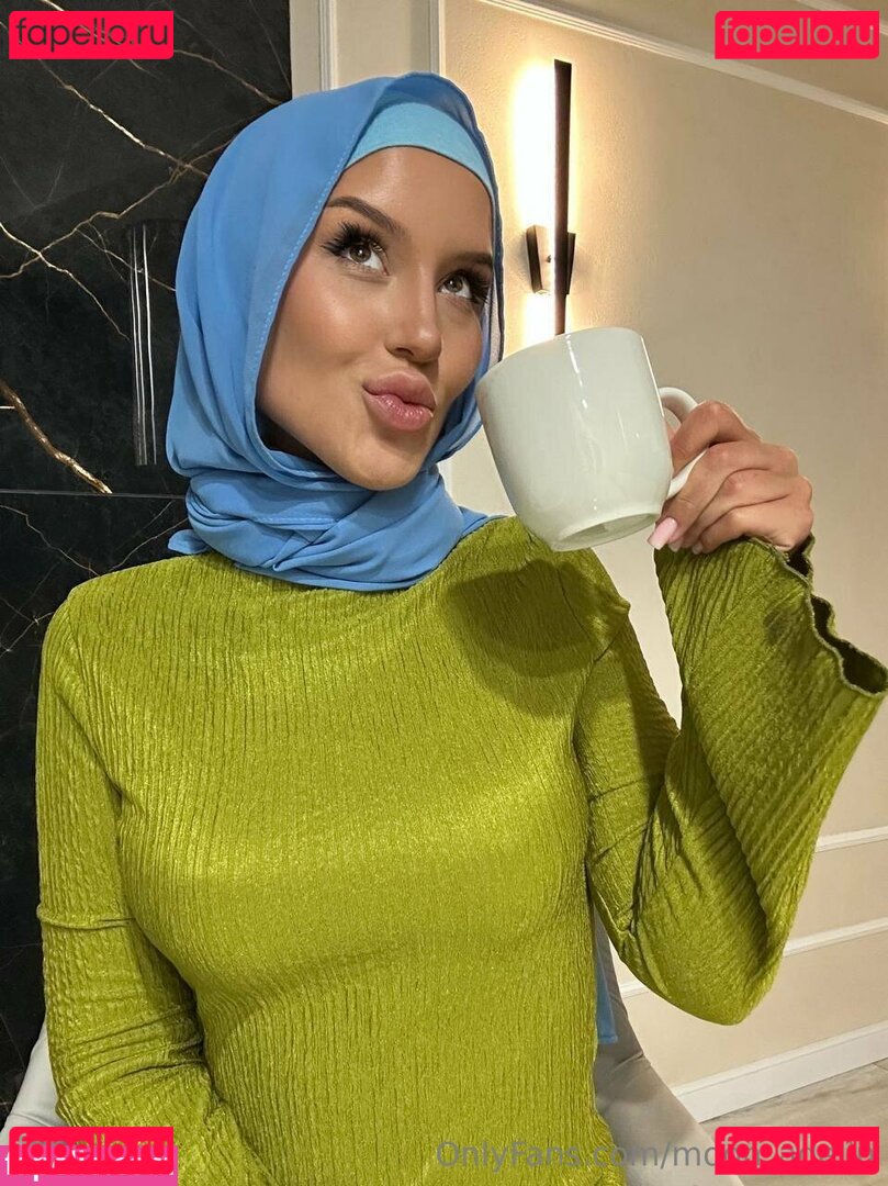 adelemoon / moon_adelin Onlyfans Photo Gallery 