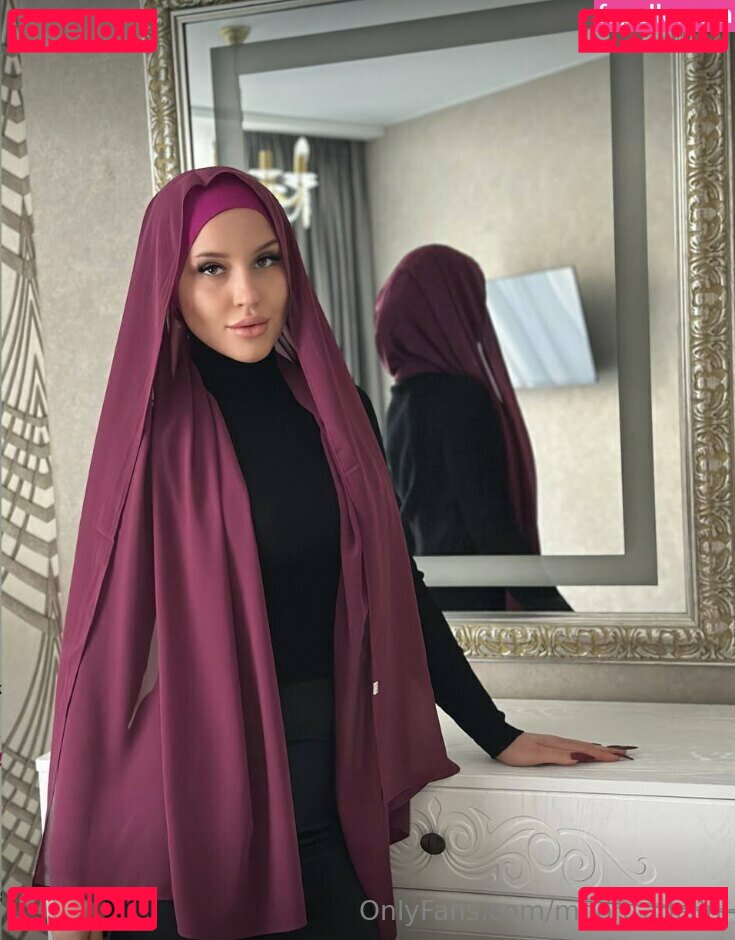 adelemoon / moon_adelin Onlyfans Photo Gallery 