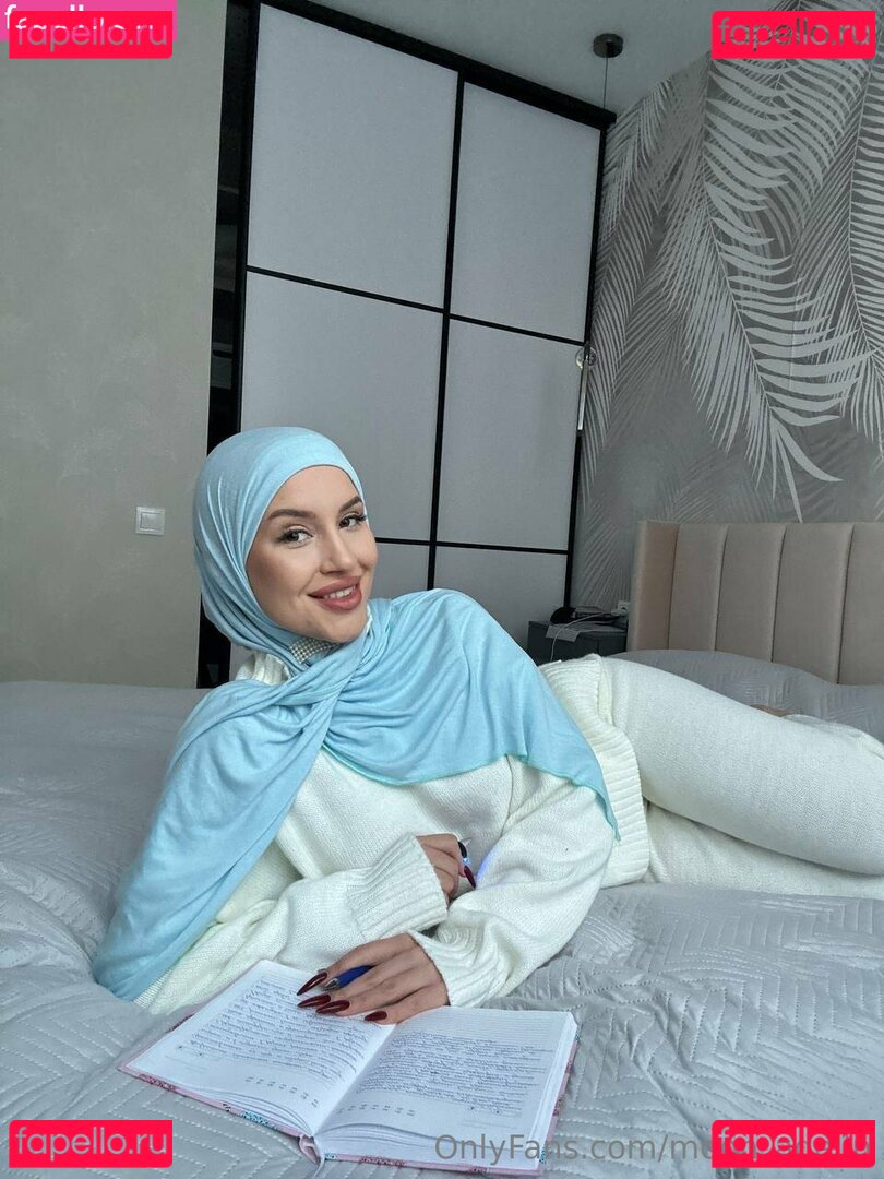 adelemoon / moon_adelin Onlyfans Photo Gallery 