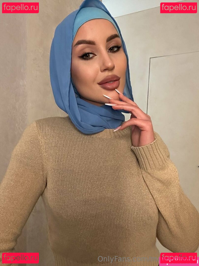 adelemoon / moon_adelin Onlyfans Photo Gallery 