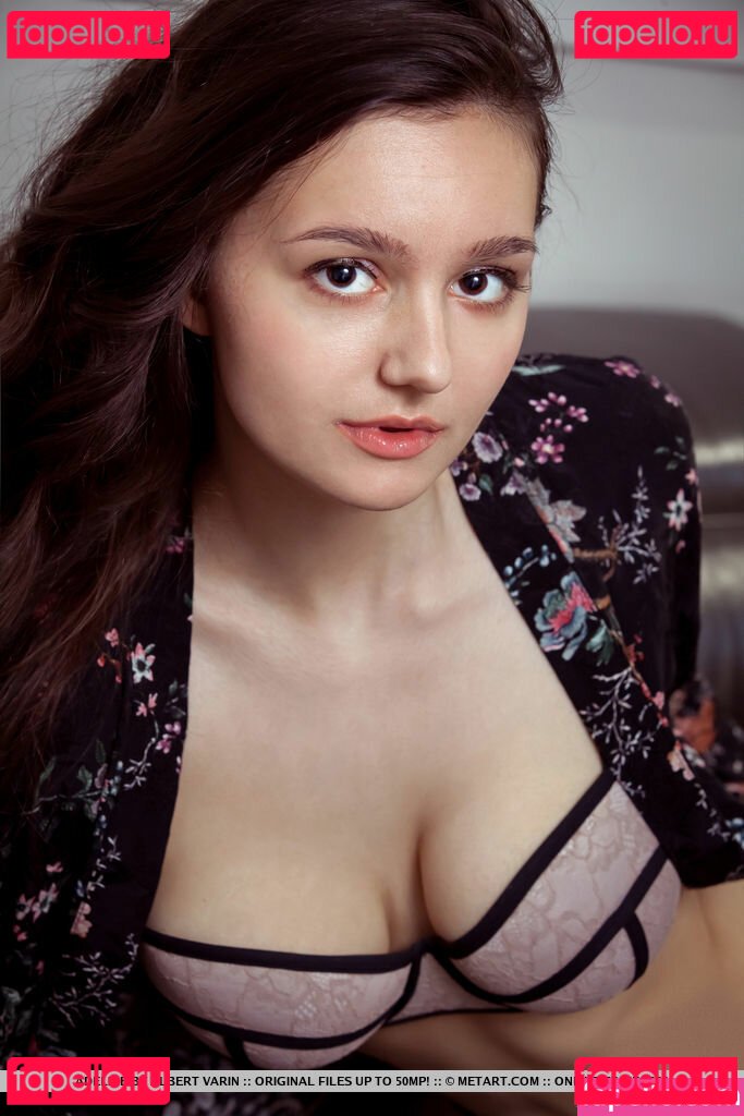 adelemoon / moon_adelin Onlyfans Photo Gallery 