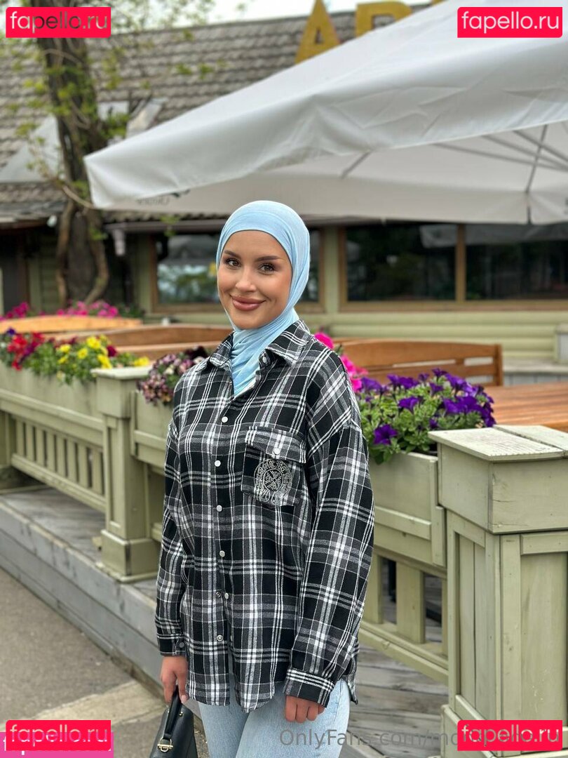 adelemoon / moon_adelin Onlyfans Photo Gallery 