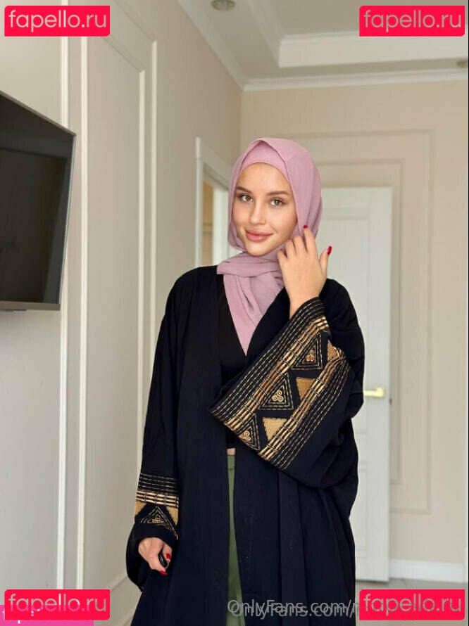 adelemoon / moon_adelin Onlyfans Photo Gallery 