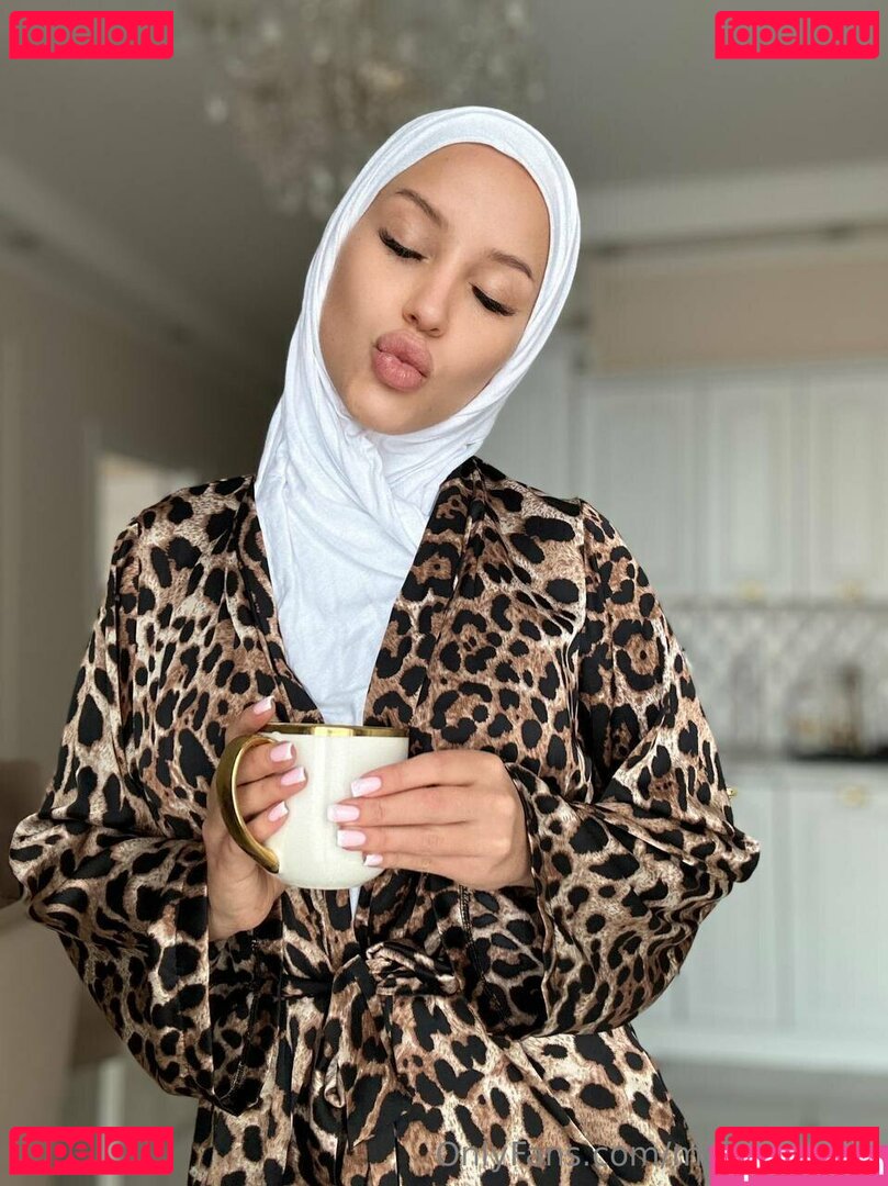 adelemoon / moon_adelin Onlyfans Photo Gallery 