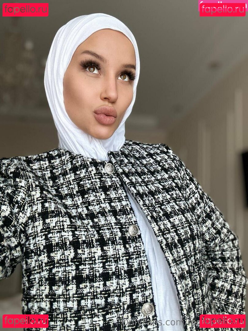 adelemoon / moon_adelin Onlyfans Photo Gallery 