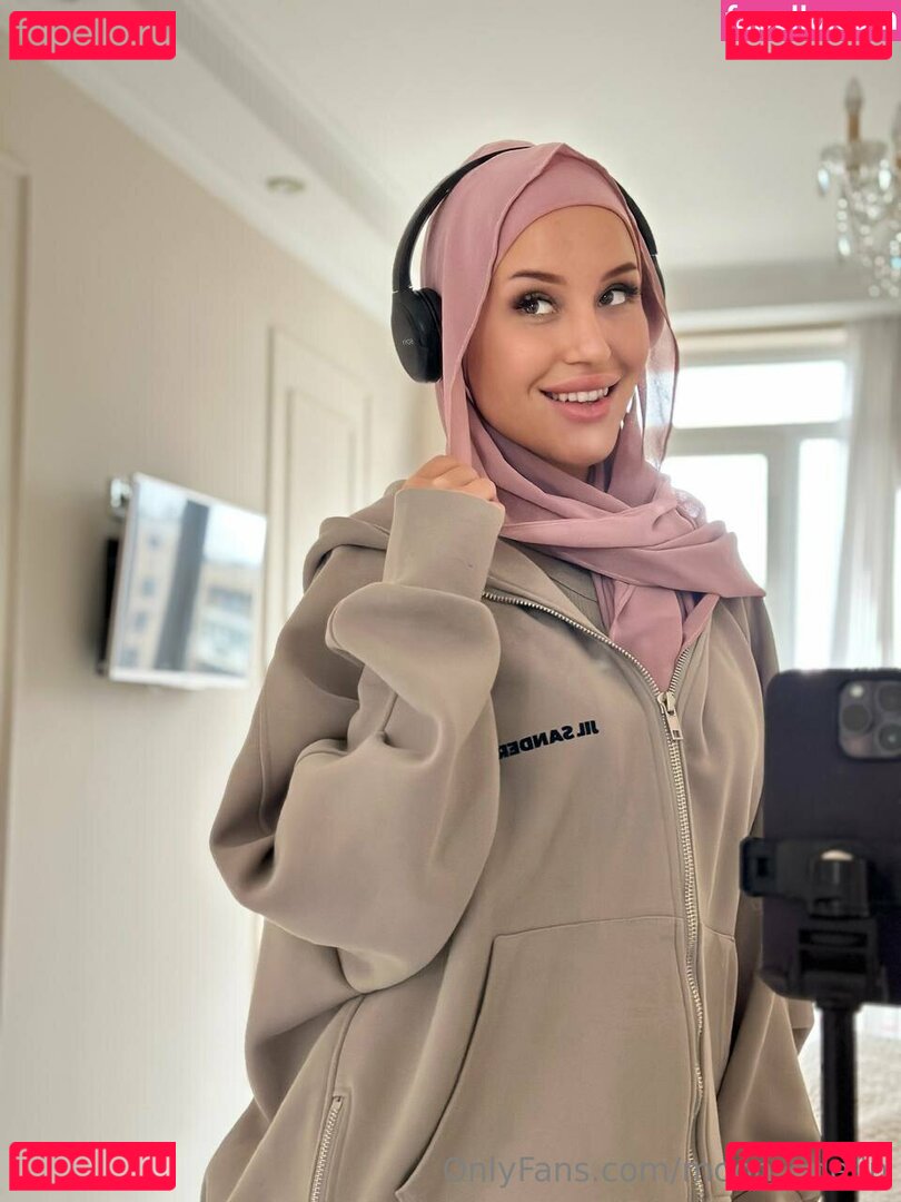 adelemoon / moon_adelin Onlyfans Photo Gallery 