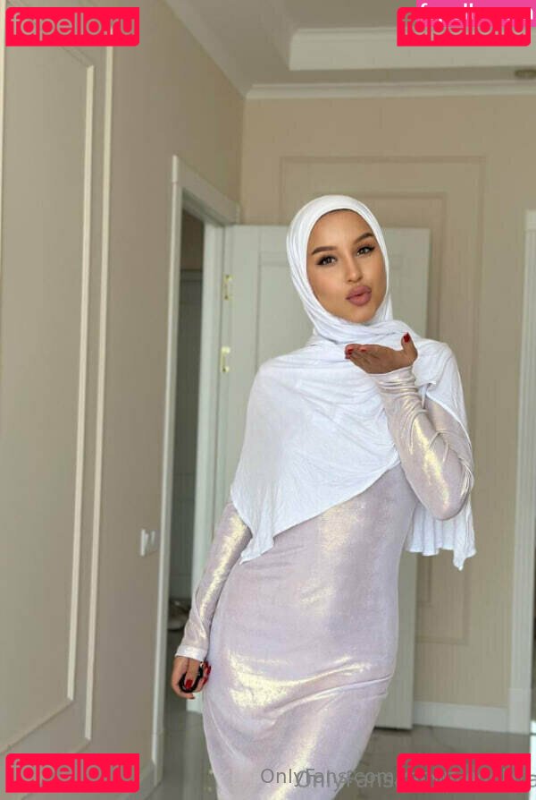 adelemoon / moon_adelin Onlyfans Photo Gallery 