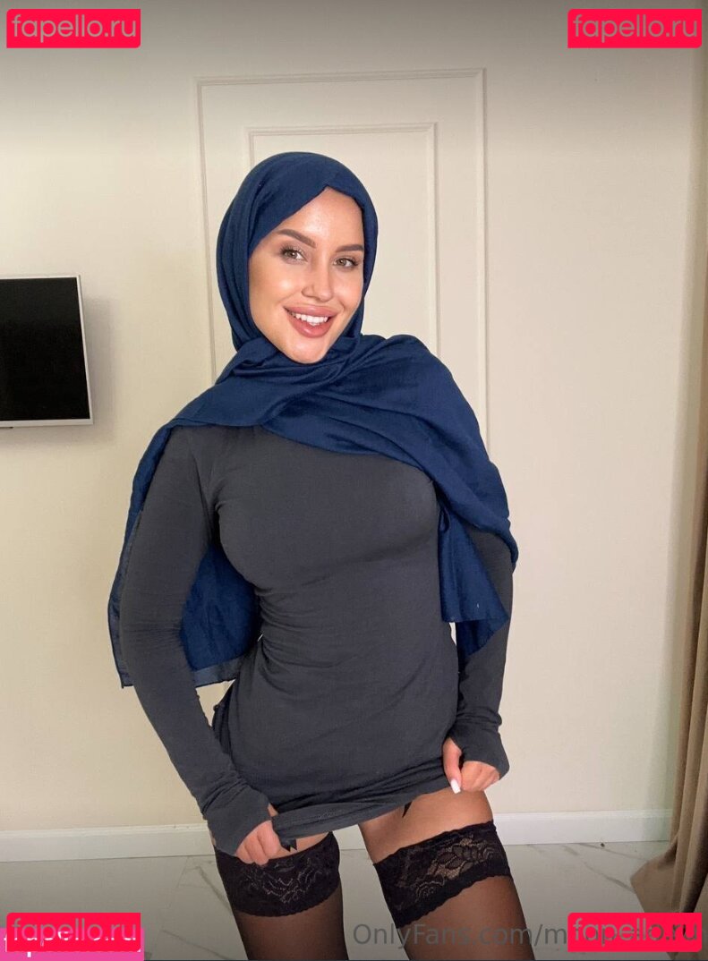 adelemoon / moon_adelin Onlyfans Photo Gallery 