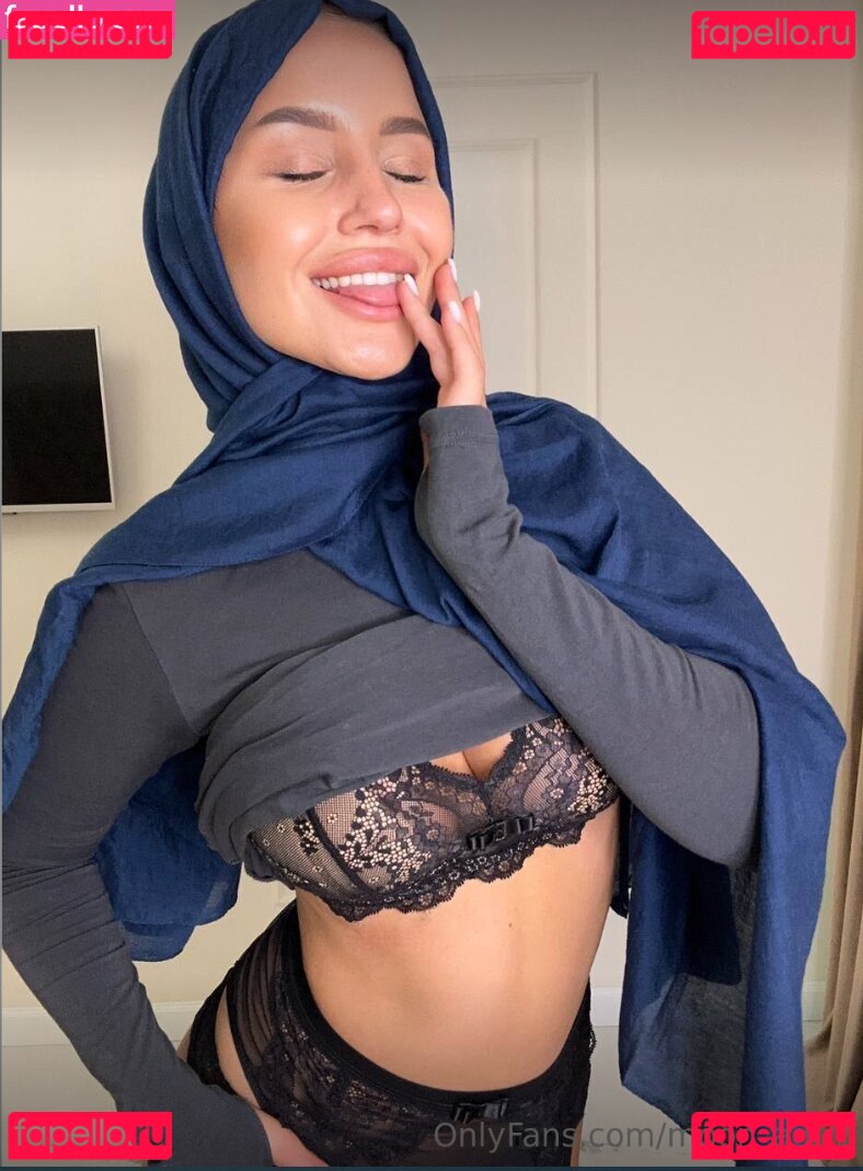 adelemoon / moon_adelin Onlyfans Photo Gallery 