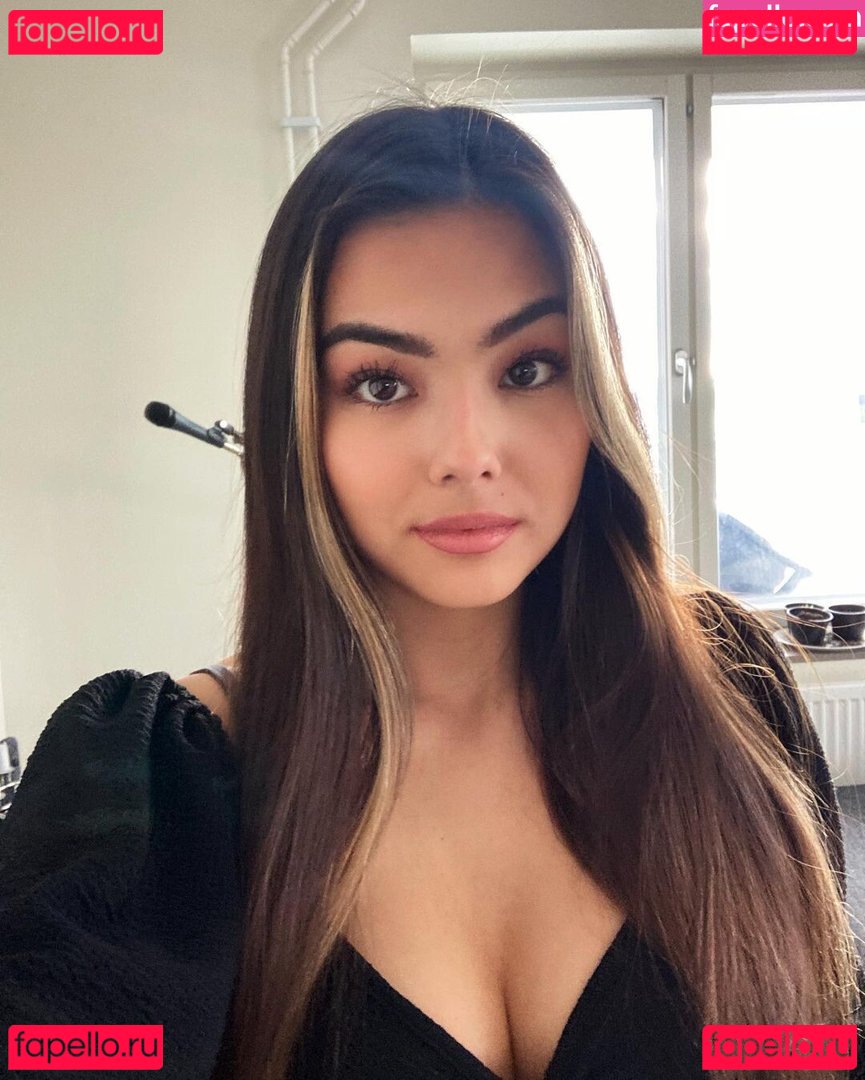 MichelleR / justmichelle / rydstedtm Onlyfans Photo Gallery 