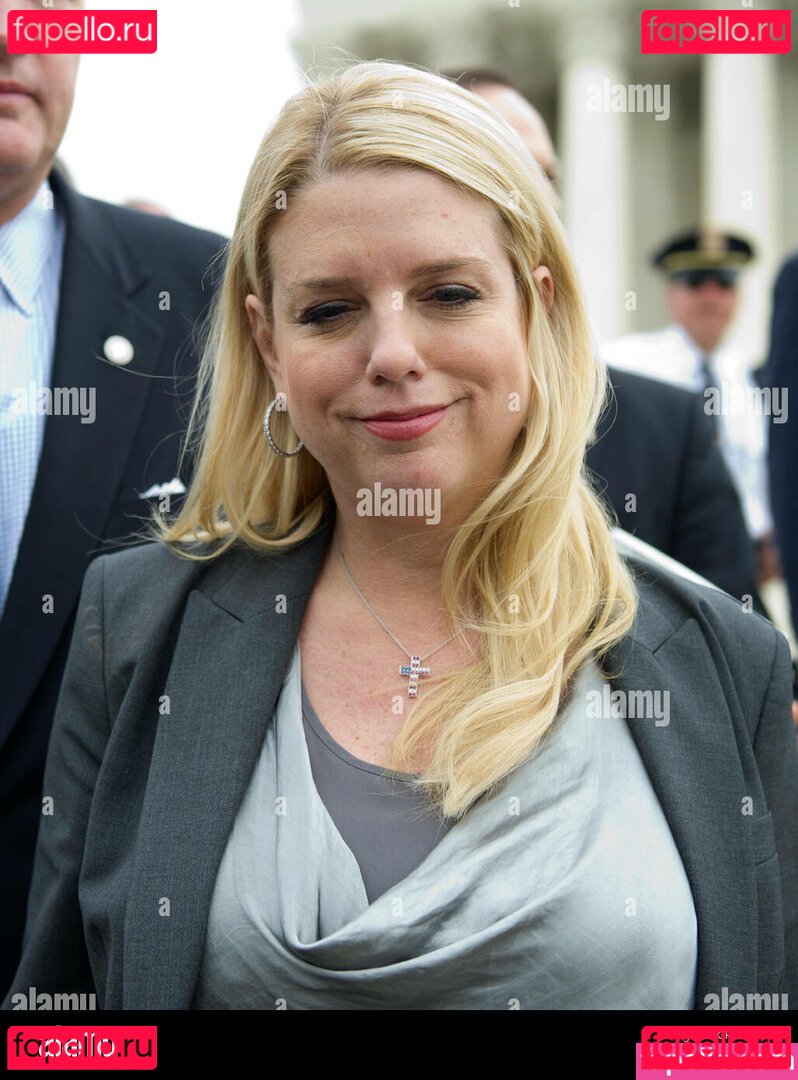 Pam Bondi / pambondi Onlyfans Photo Gallery 