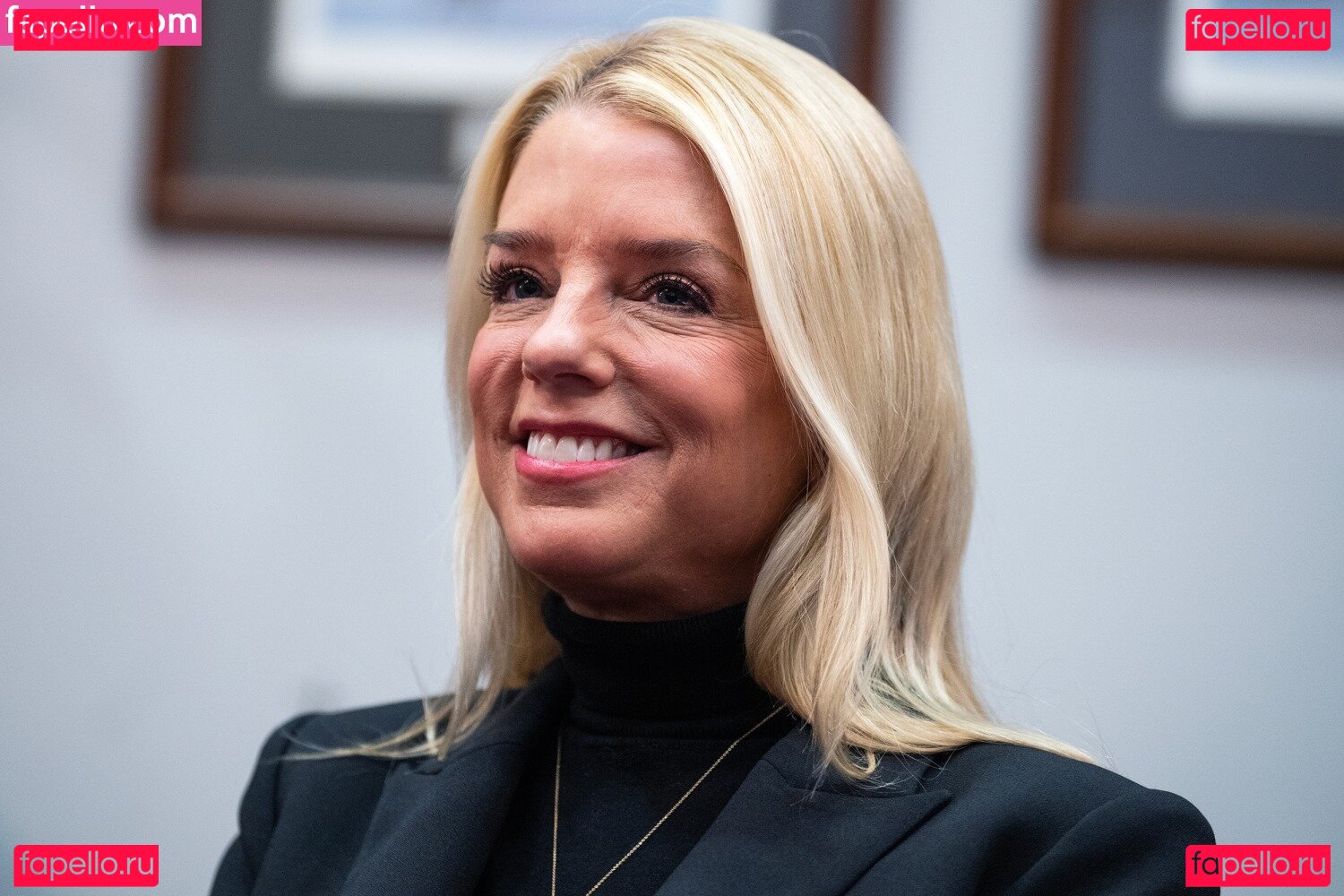 Pam Bondi / pambondi Onlyfans Photo Gallery 