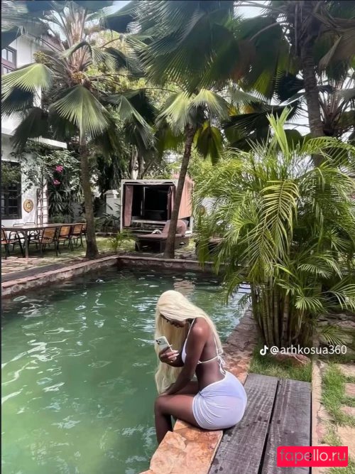 Slim Busty Nude Onlyfans Photo 12