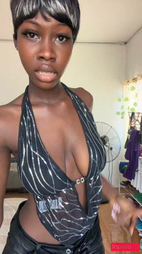 Slim Busty Nude Onlyfans Photo 5