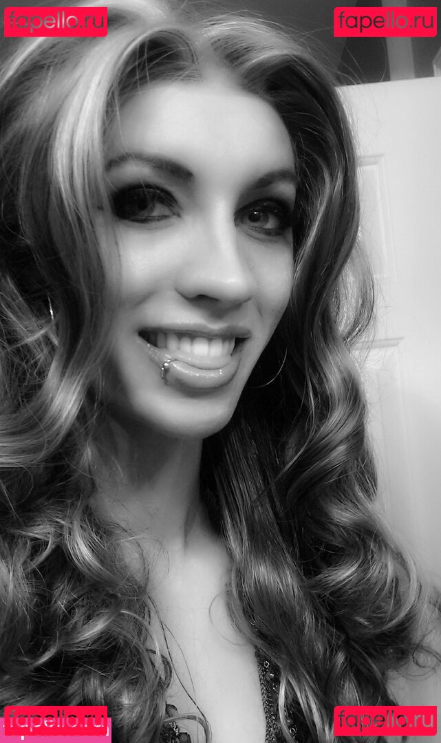 Eve Imightbe / Ez_pz_evie / evieserena / quitsweatingme Onlyfans Photo Gallery 