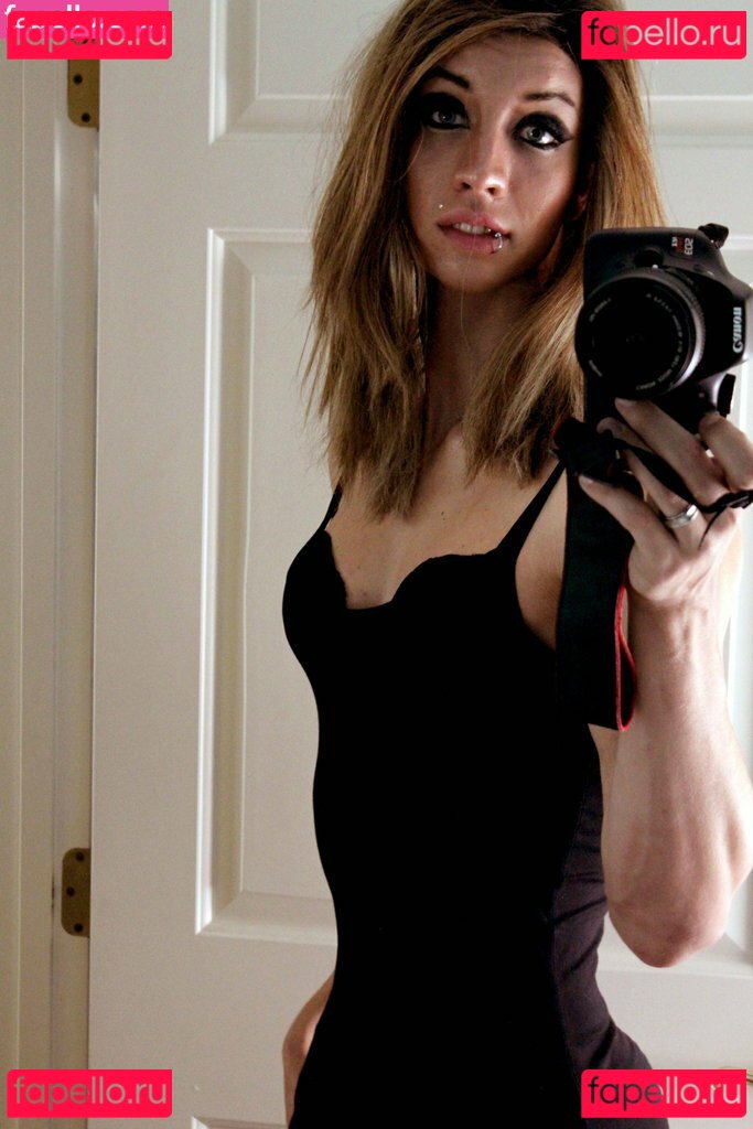 Eve Imightbe / Ez_pz_evie / evieserena / quitsweatingme Onlyfans Photo Gallery 