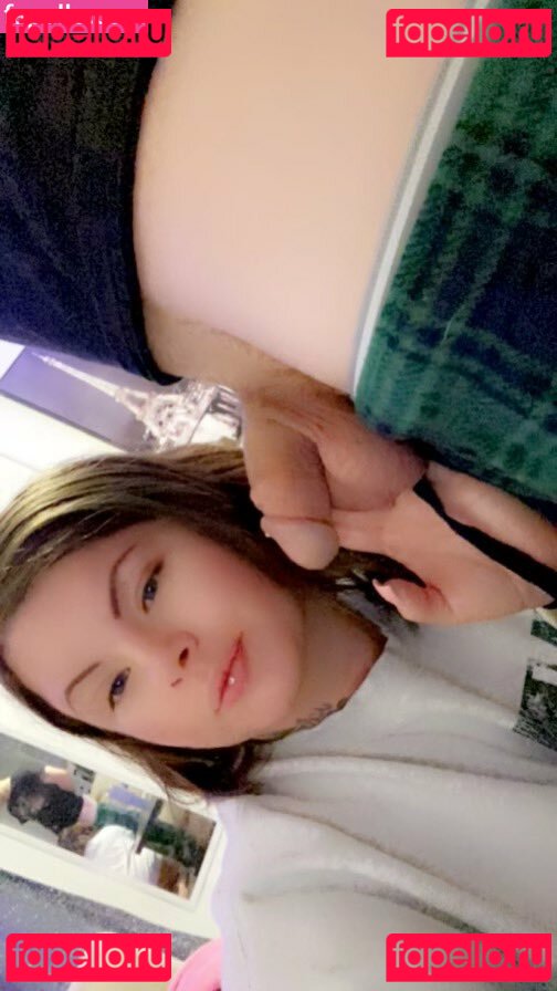 Kaitlyn Marie / kayabbyx Onlyfans Photo Gallery 