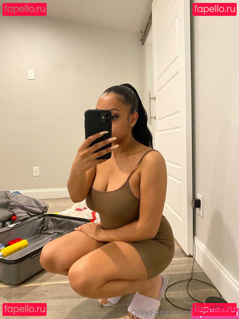 babyadira / babyaleeli / bbythang / bbythangg Onlyfans Photo Gallery 