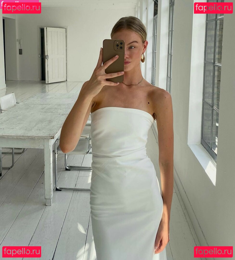 Britt Van Der Boon / brittvdboon / dafnevanderboon Onlyfans Photo Gallery 