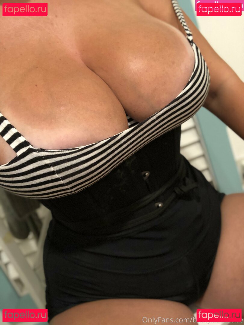 bustybeerbabe / https: Onlyfans Photo Gallery 