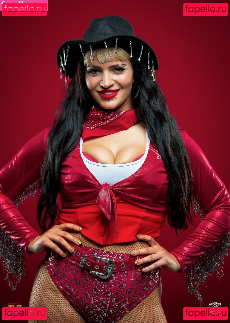 Persia Pirotta / Steph De Lander / stephdelander Onlyfans Photo Gallery 