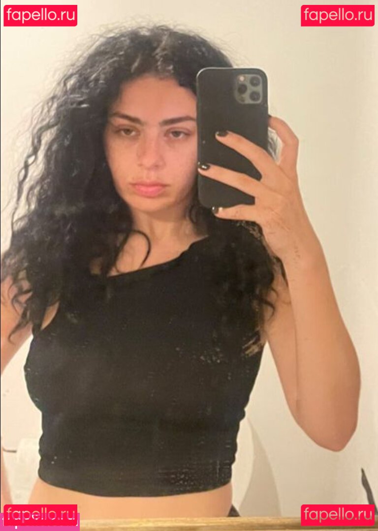 Charli XCX / charli_xcx / charlignarly / charlixcx Onlyfans Photo Gallery 