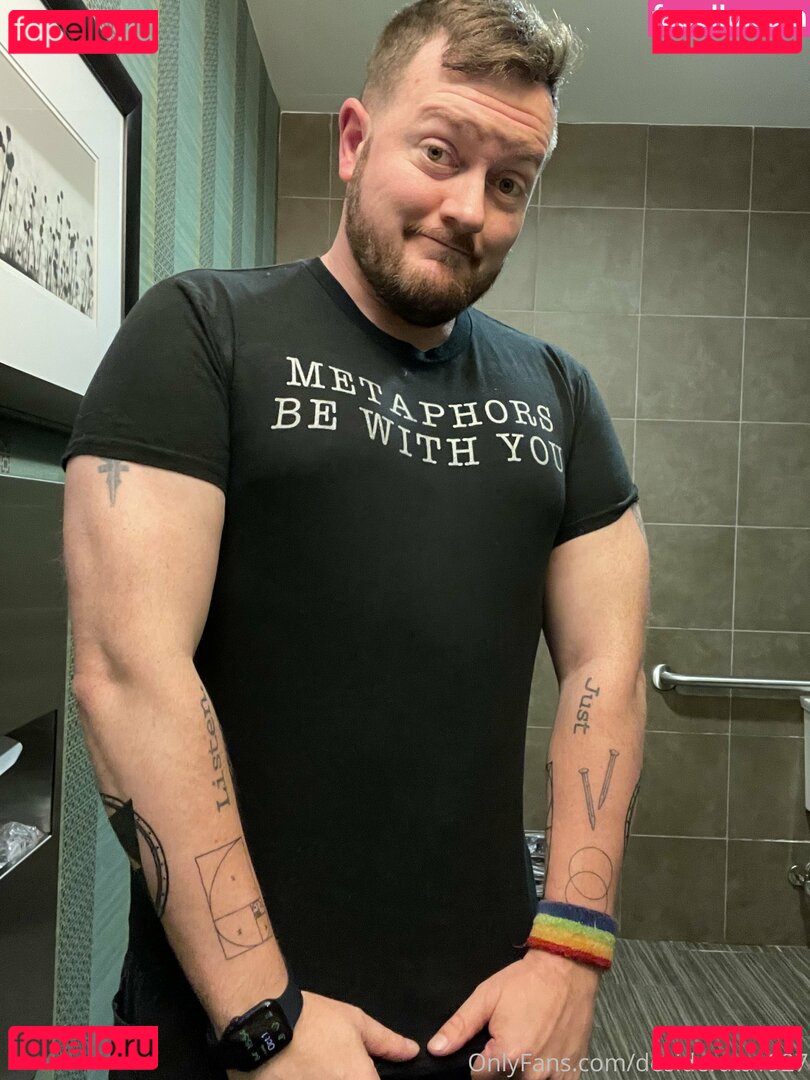 binxanddesi / meghan_desaulniers Onlyfans Photo Gallery 