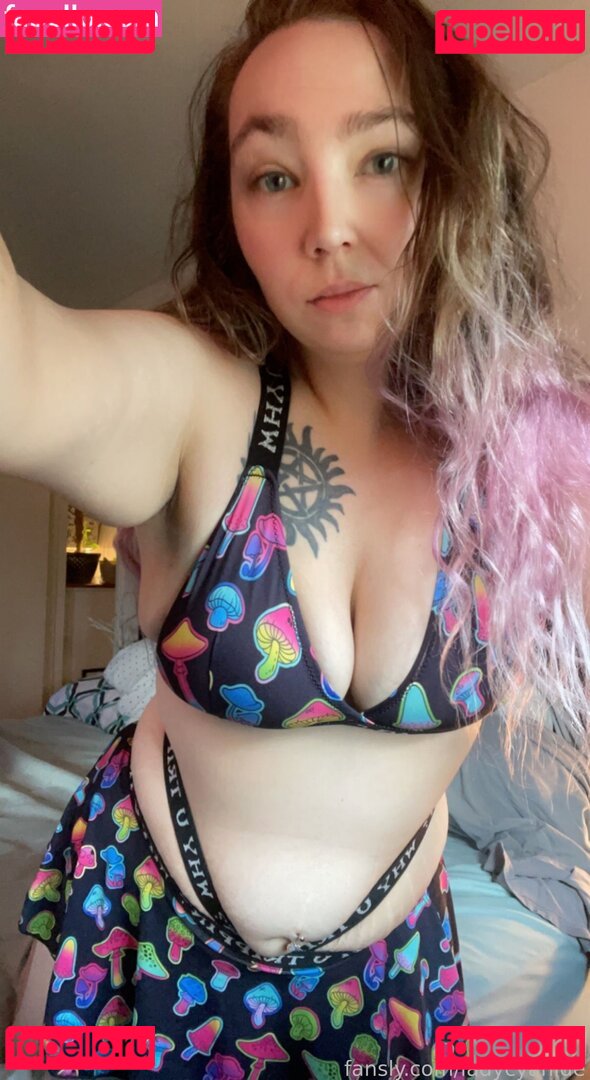 ladycyanide / spitfirecyanide Onlyfans Photo Gallery 