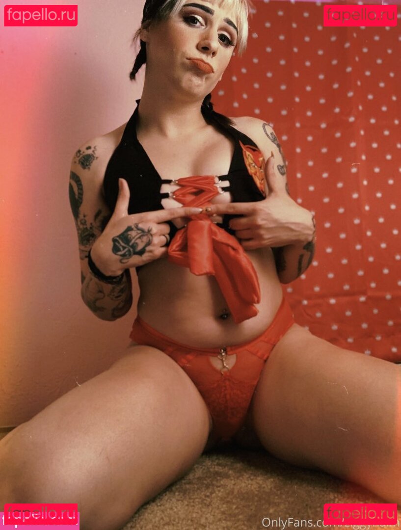 Ziggy Haim / ziggyhaim Onlyfans Photo Gallery 