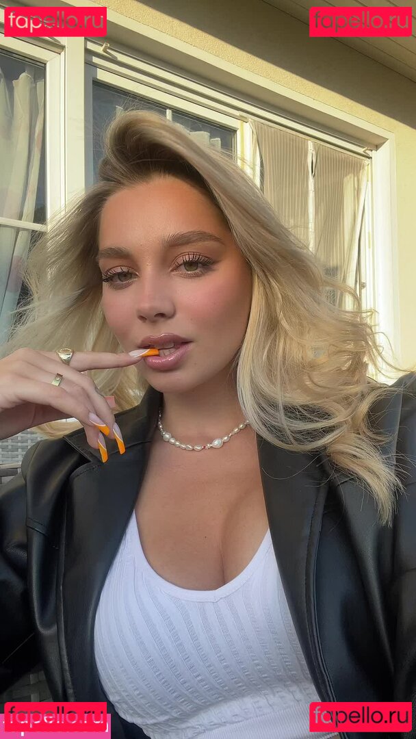 celina / celinapowell / https: / itscelinasmith Onlyfans Photo Gallery 