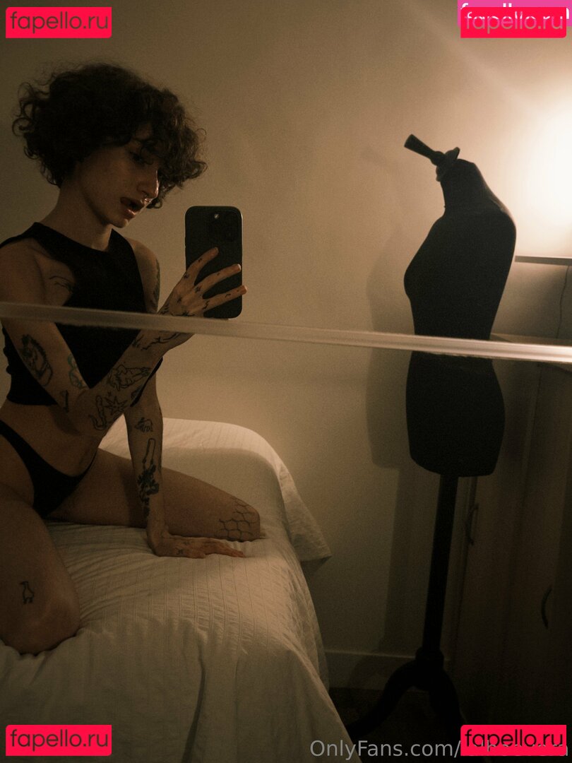 Lalhoevera / lalo.verra Onlyfans Photo Gallery 