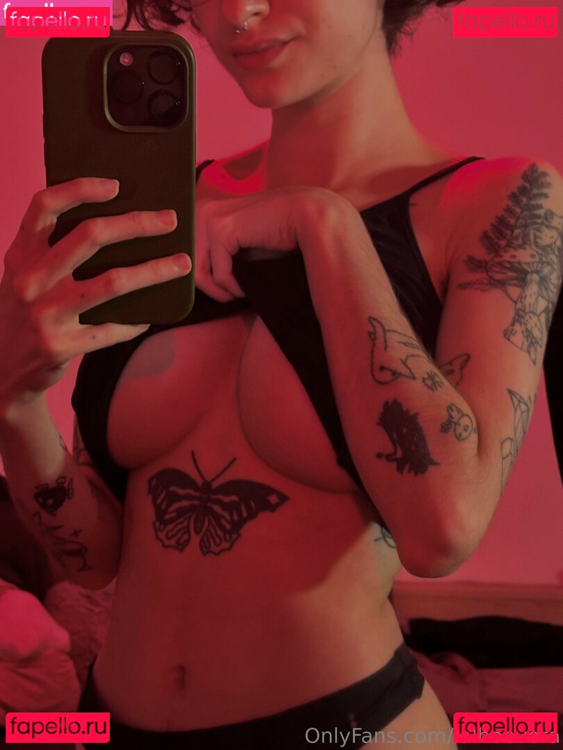 Lalhoevera / lalo.verra Onlyfans Photo Gallery 