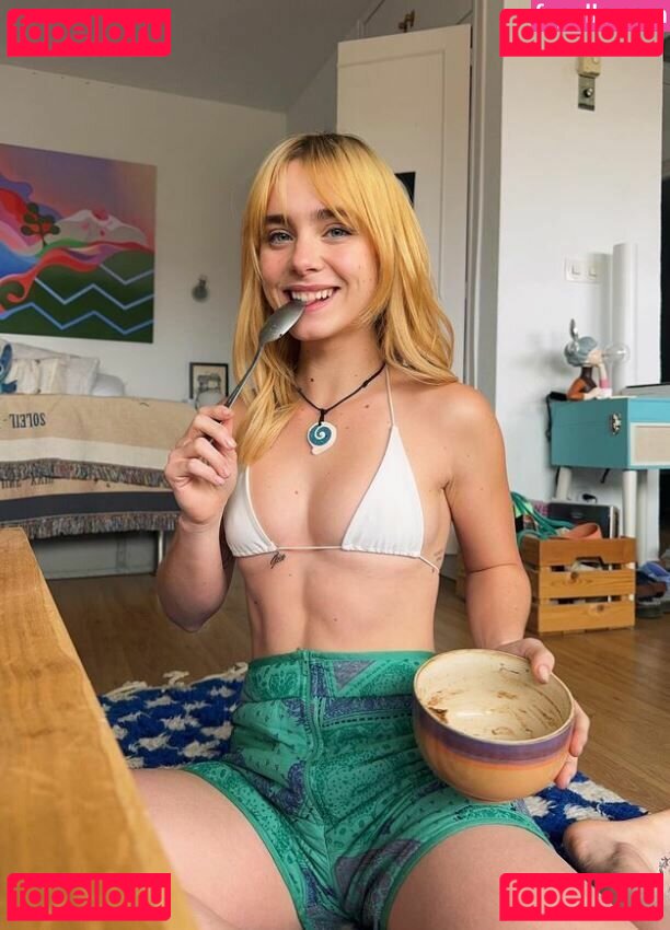 Nicole Wallace / itsnicolewallace Onlyfans Photo Gallery 