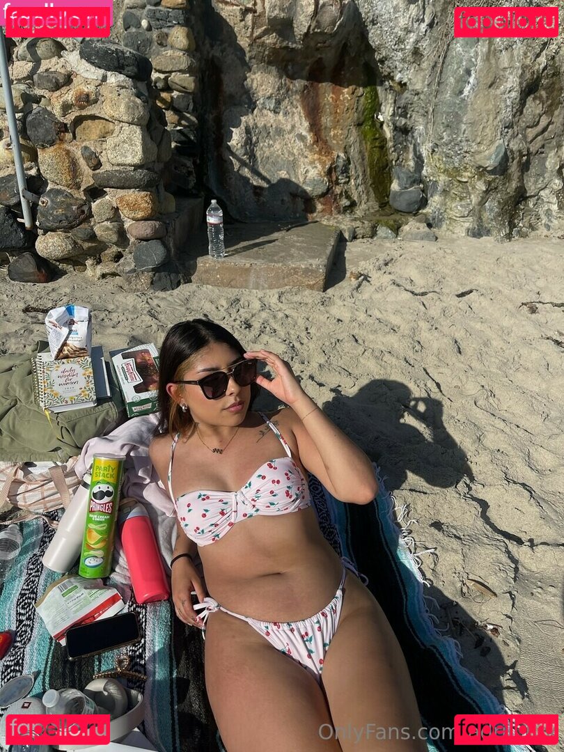 adriii.luv Onlyfans Photo Gallery 