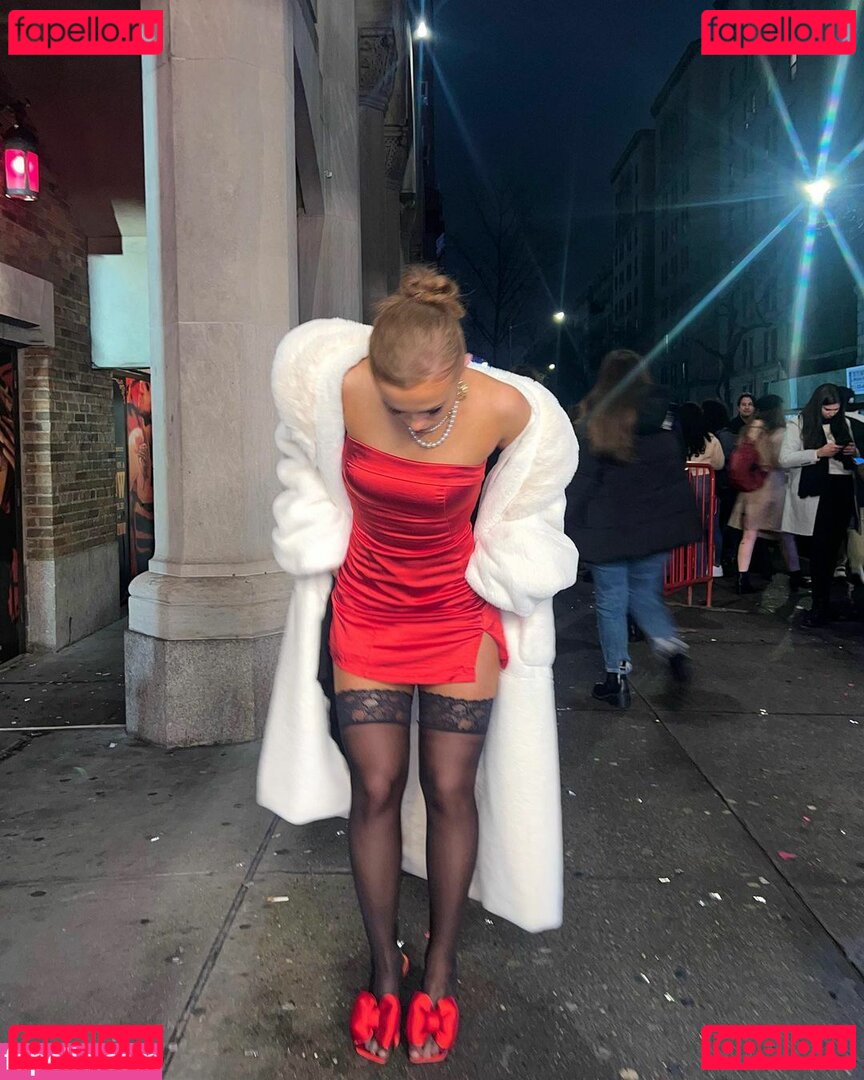 Maisie Smith / maisiesmithofficial Onlyfans Photo Gallery 