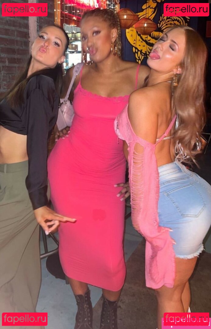 Maisie Smith / maisiesmithofficial Onlyfans Photo Gallery 