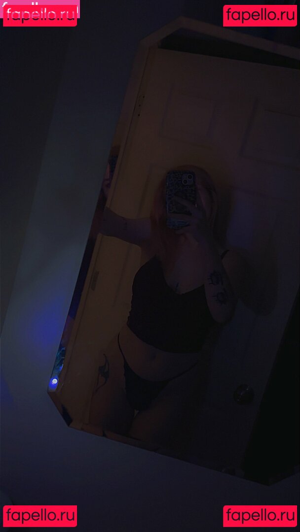 Karen Nicole / kxrennicole Onlyfans Photo Gallery 