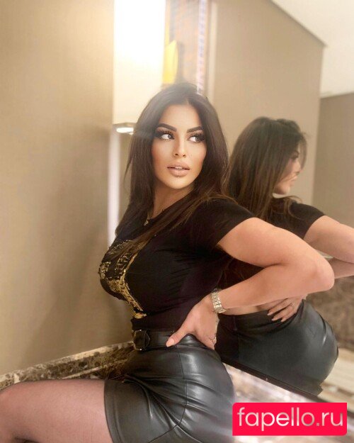 amira_muslim Nude Onlyfans Photo 15