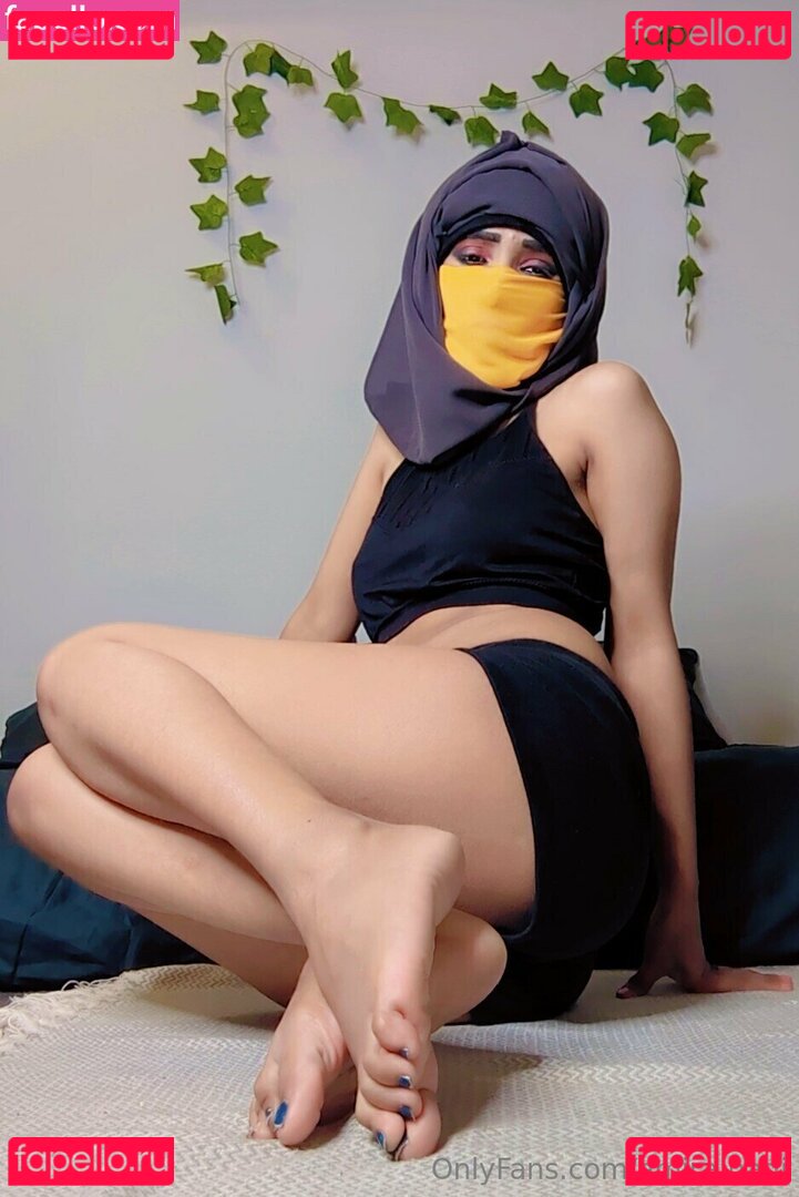 amira.hadi / amira.m.elhadi_ Onlyfans Photo Gallery 