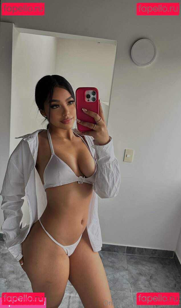 amira.wya / wyamira Onlyfans Photo Gallery 