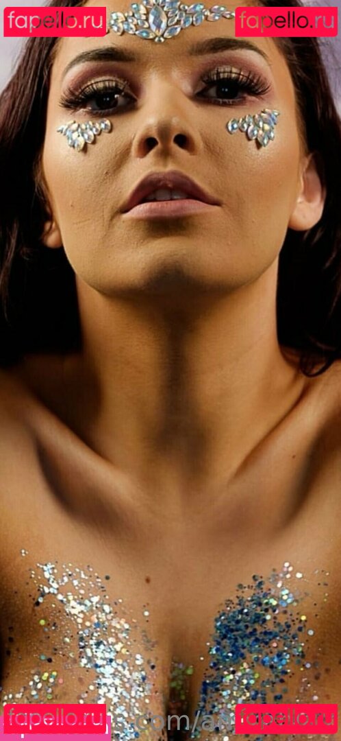 Amira / Amira Blair / amirablair Onlyfans Photo Gallery 