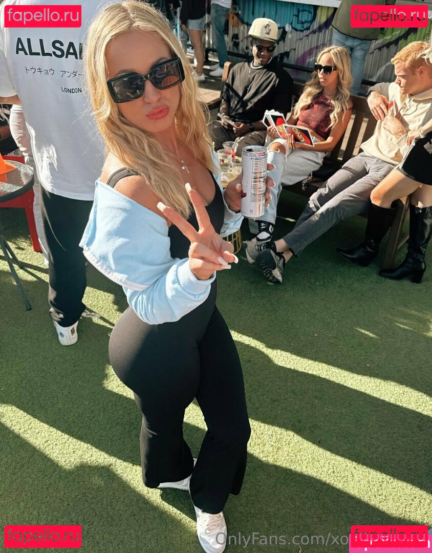 xoellevicexo Onlyfans Photo Gallery 