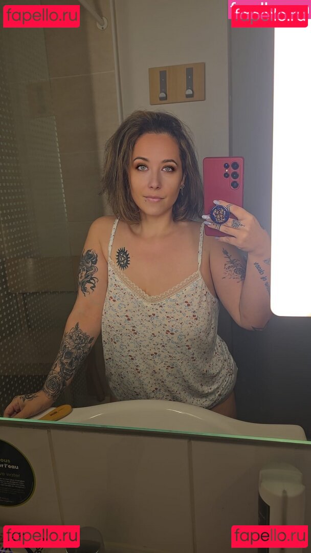 lariarussell / ryanfirst1 Onlyfans Photo Gallery 