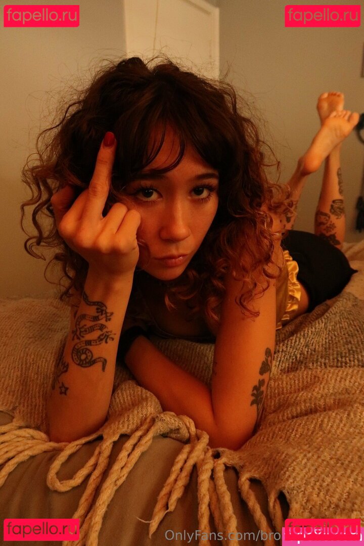 BrokeForBratKat / Goddess Katariina Onlyfans Photo Gallery 